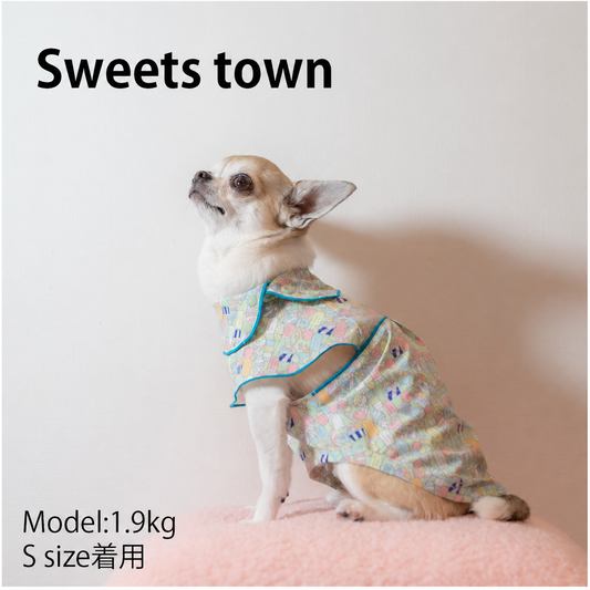 SWEETS TOWN